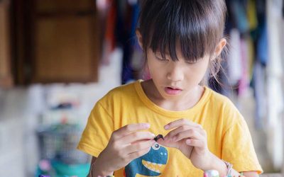 What happens in the right brain of autistic children?
